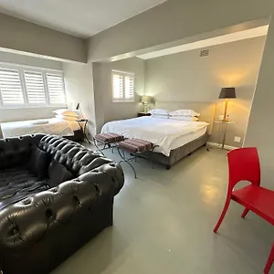 https://green-point-self-catering-studio-cape-town-8005.hotels-capetown.com